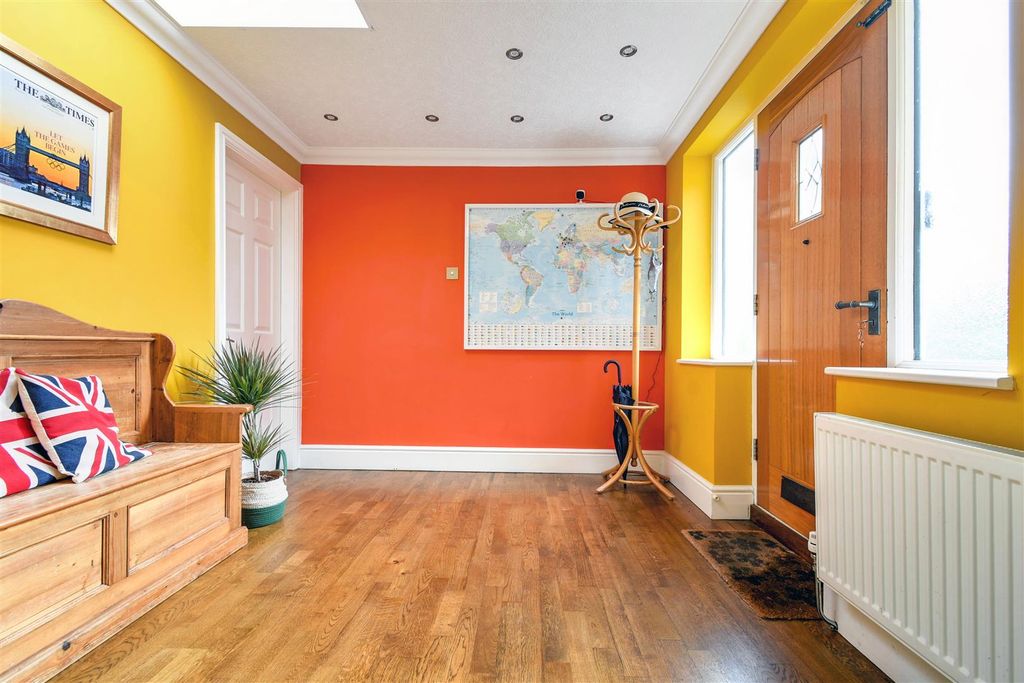 Property photo 3 of 37 Entrance Boot Room