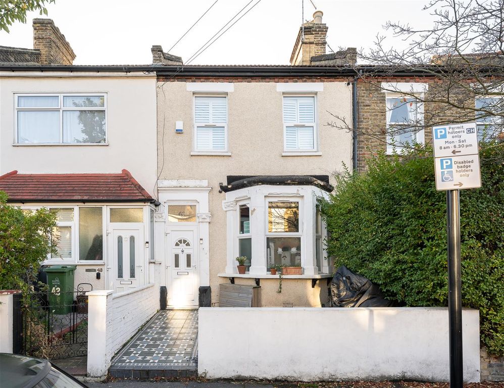 Property photo 1 of 20 Ramsay Road, E7