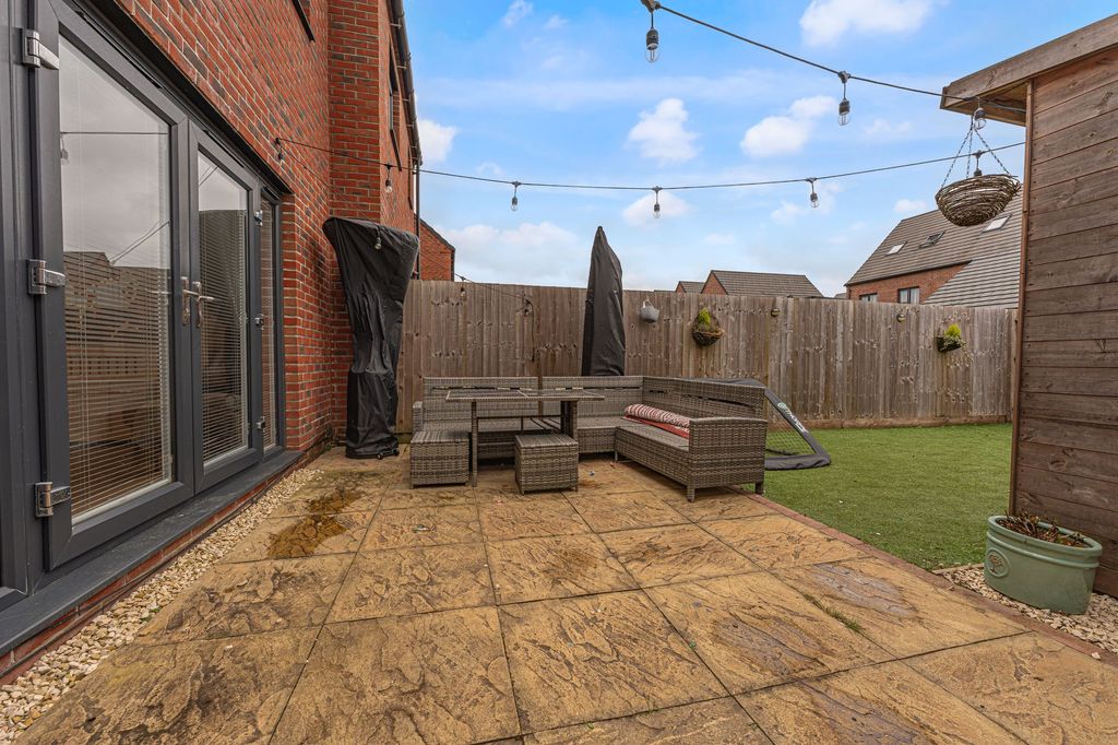 Property photo 2 of 22