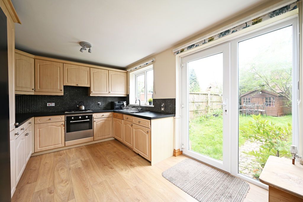 Property photo 3 of 27 Kitchen