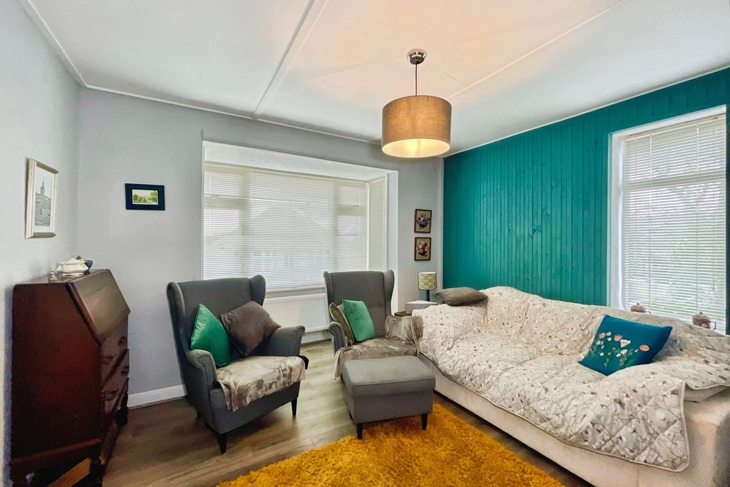 Property photo 2 of 16 Pbox-Img.Jpg