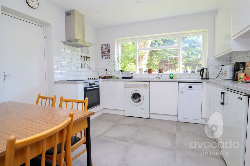Property photo 2 of 14 4490776