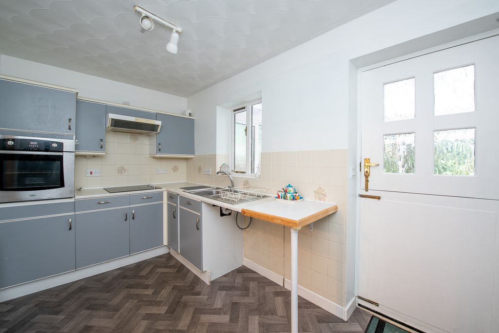 Property photo 3 of 18