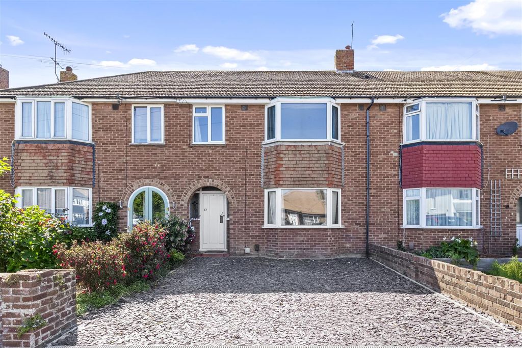 Property photo 1 of 17 47 Cranleigh Road-018.Jpg