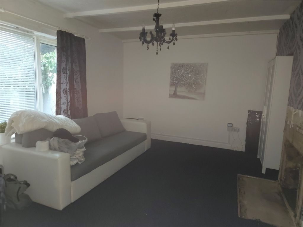 Property photo 2 of 10 Lounge