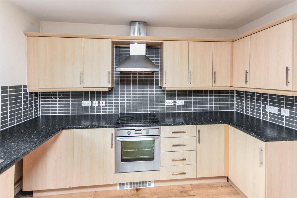 Property photo 2 of 8 Sp00365-S-Dsc_0115 (1)-24-Fieldfare.Jpg