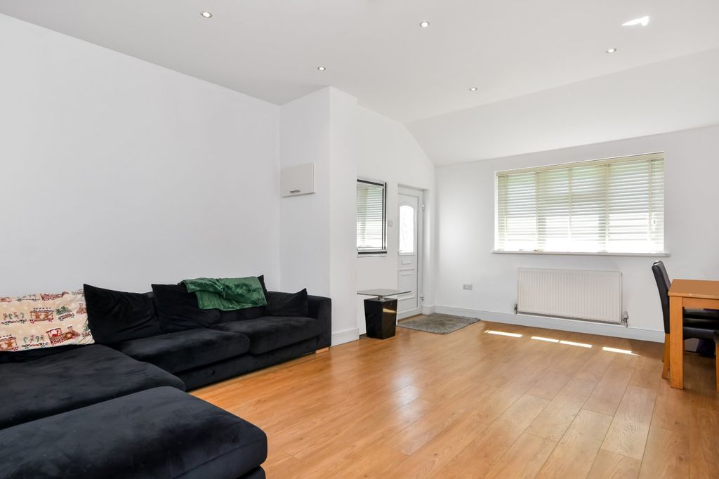 Property photo 3 of 15 Picture No. 05