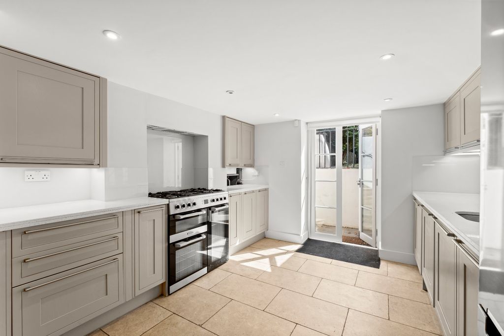 Property photo 1 of 21 Picture No. 92