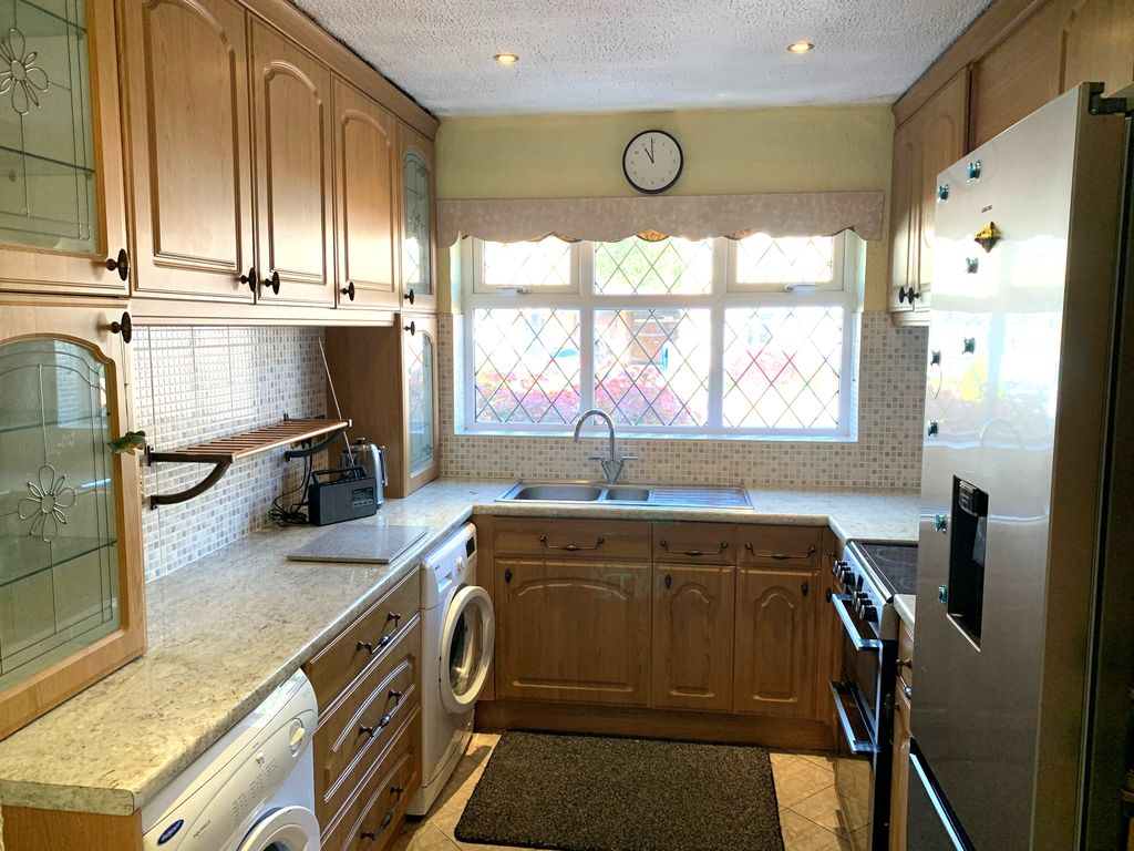 Property photo 2 of 10 d6