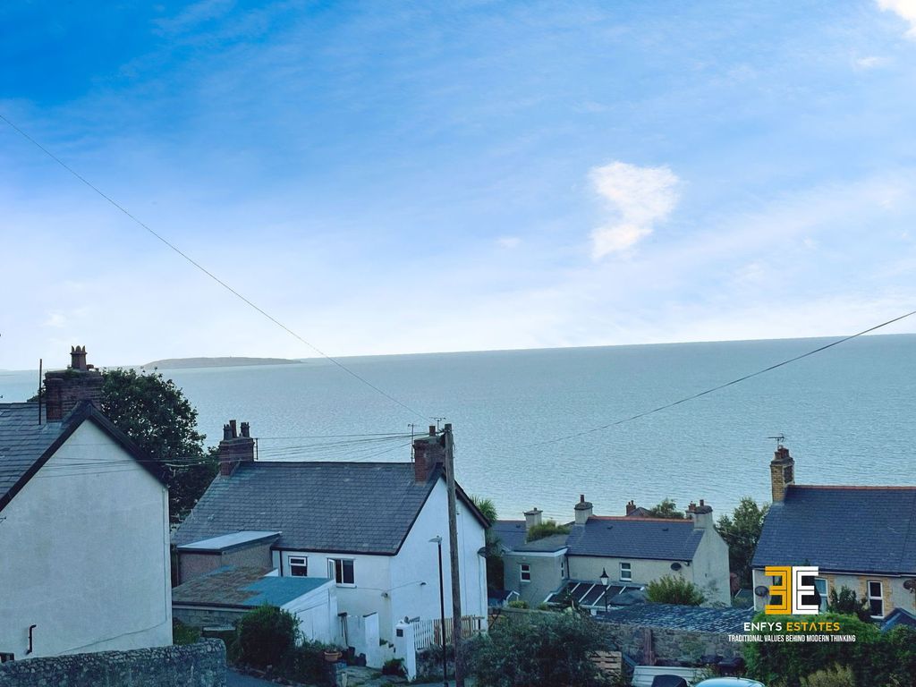 Property photo 2 of 38