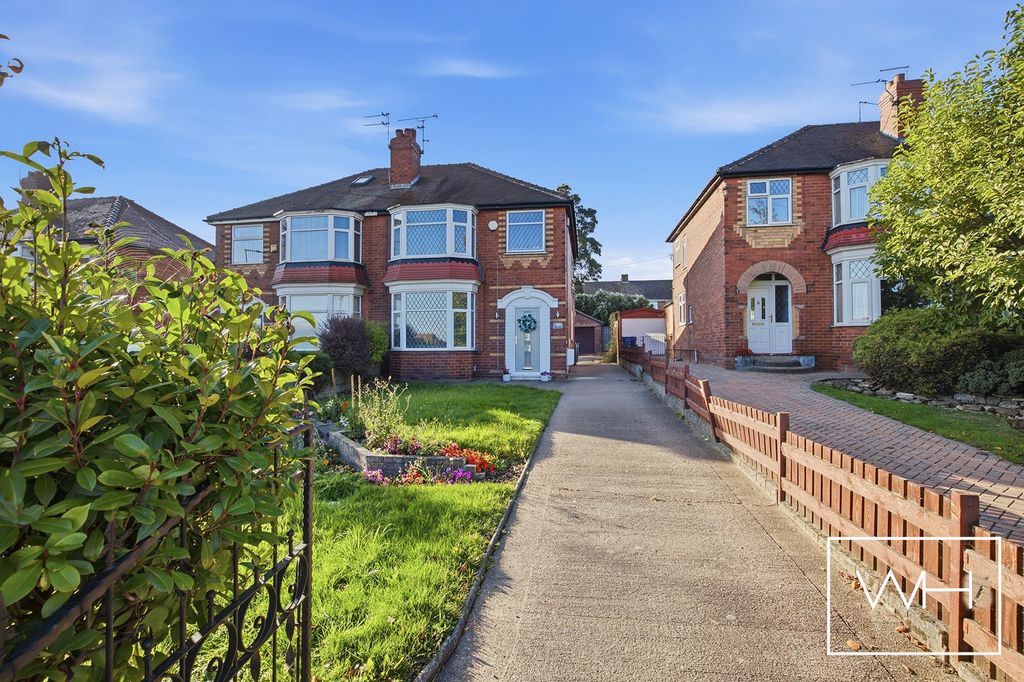 Property photo 1 of 20 8 Barnsley Road, Scawsby 01