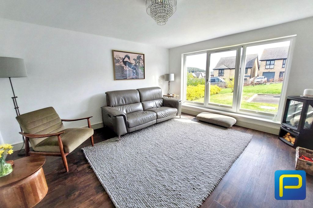 Property photo 2 of 31