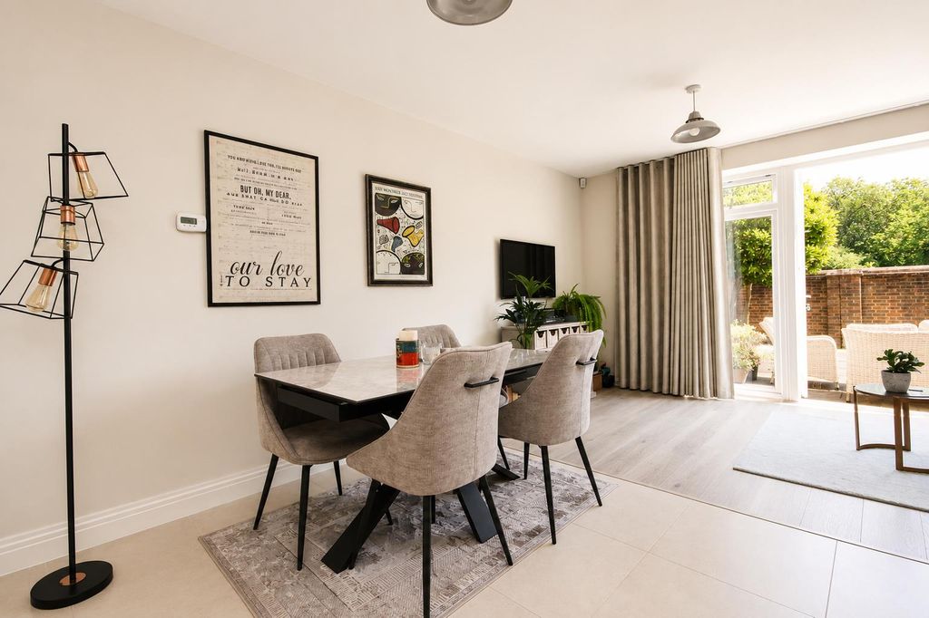 Property photo 3 of 18 Dining Area.Png