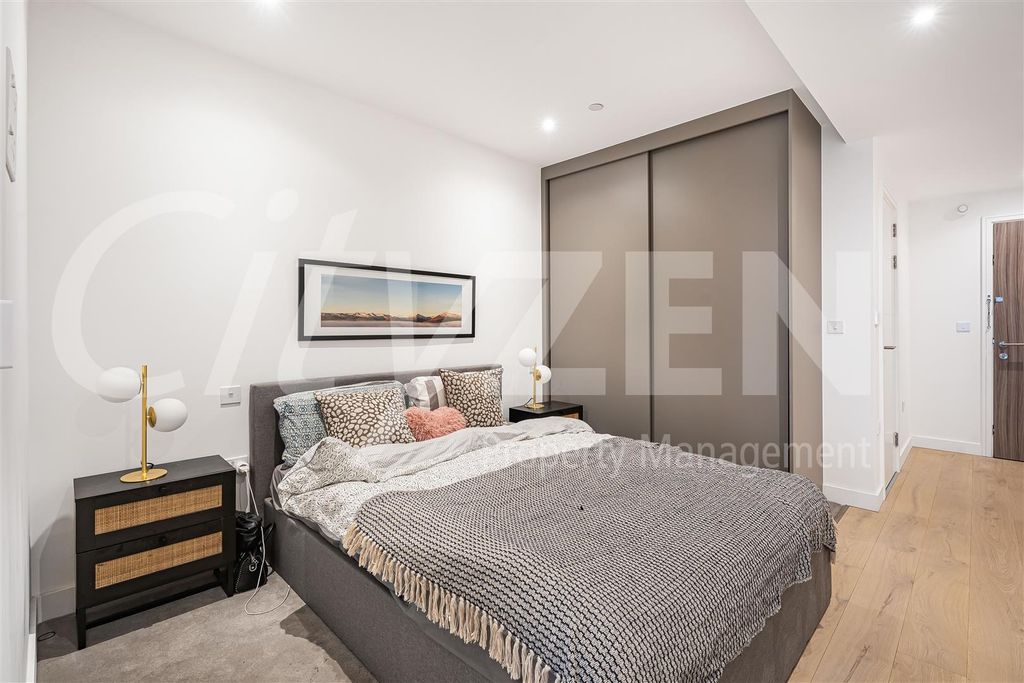 Property photo 3 of 35 Sleeping Area