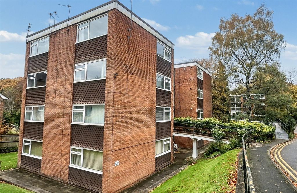 Property photo 1 of 7 Approach