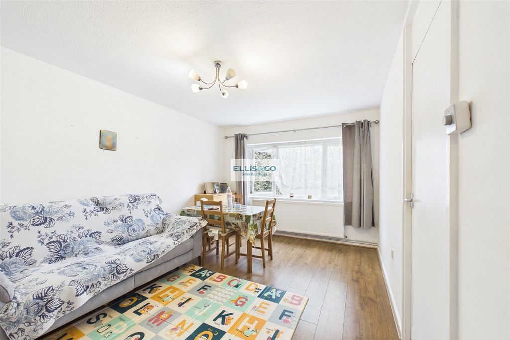 Property photo 2 of 15 Picture No. 27