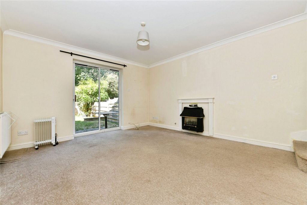 Property photo 2 of 12 Picture No. 27