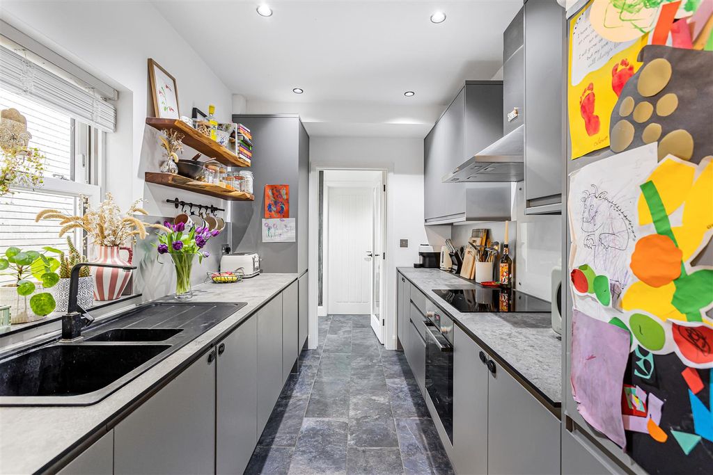 Property photo 3 of 27 9_70742.Jpg