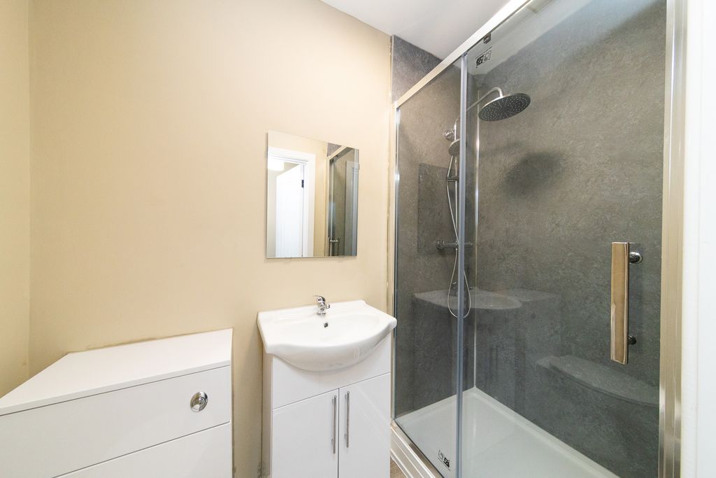 Property photo 1 of 30