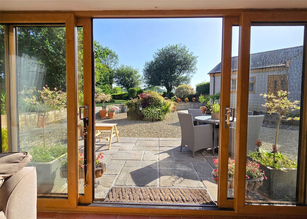 Property photo 3 of 41 Picture No. 23