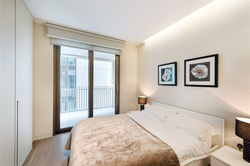 Property photo 3 of 10 Pearson Square