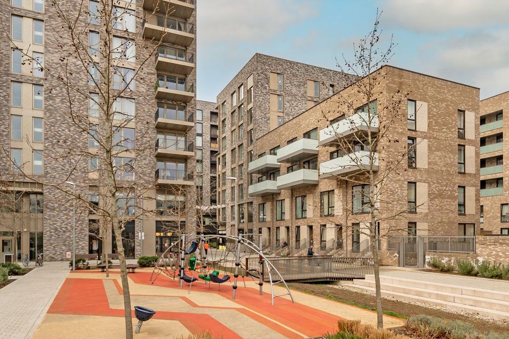 Property photo 1 of 2