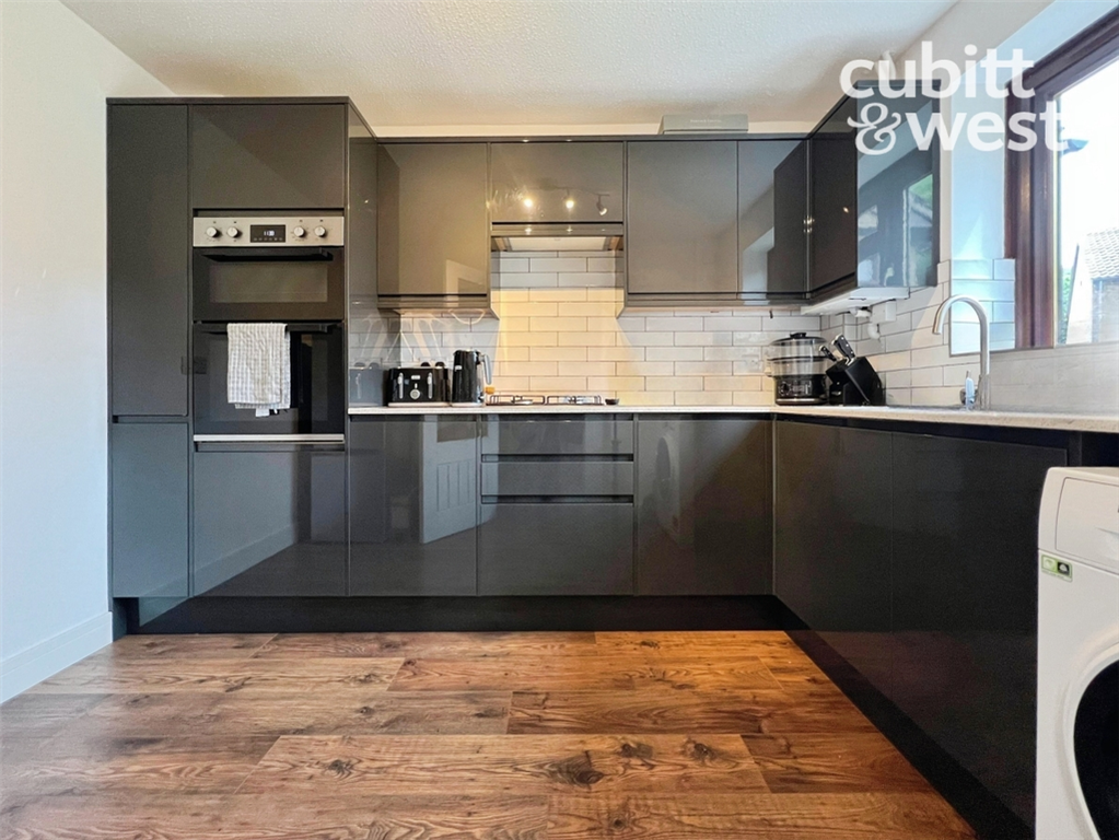 Property photo 3 of 12 Kitchen