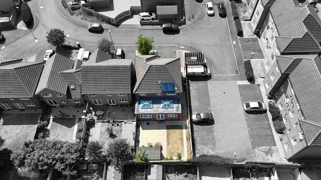 Property photo 3 of 47