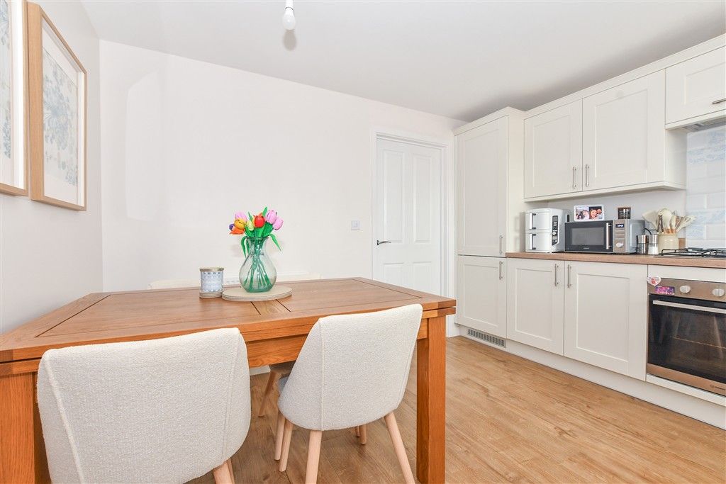 Property photo 3 of 12 Kitchen