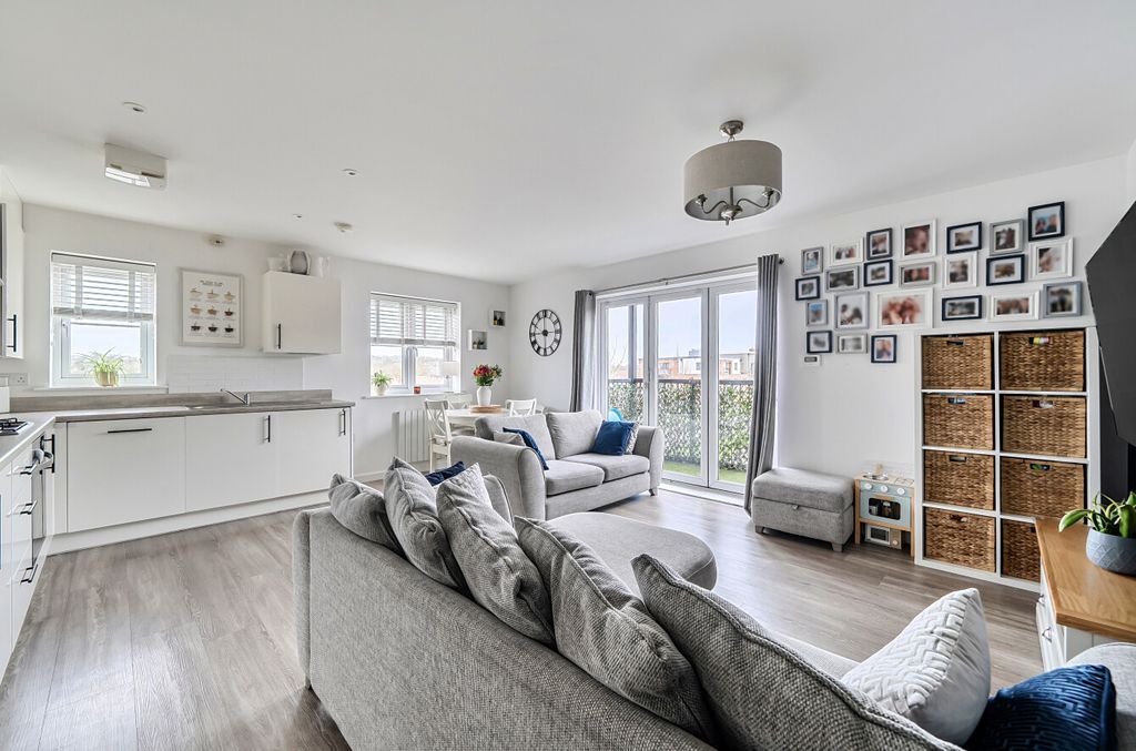 Property photo 2 of 12 1423164-9-69B3F7E...