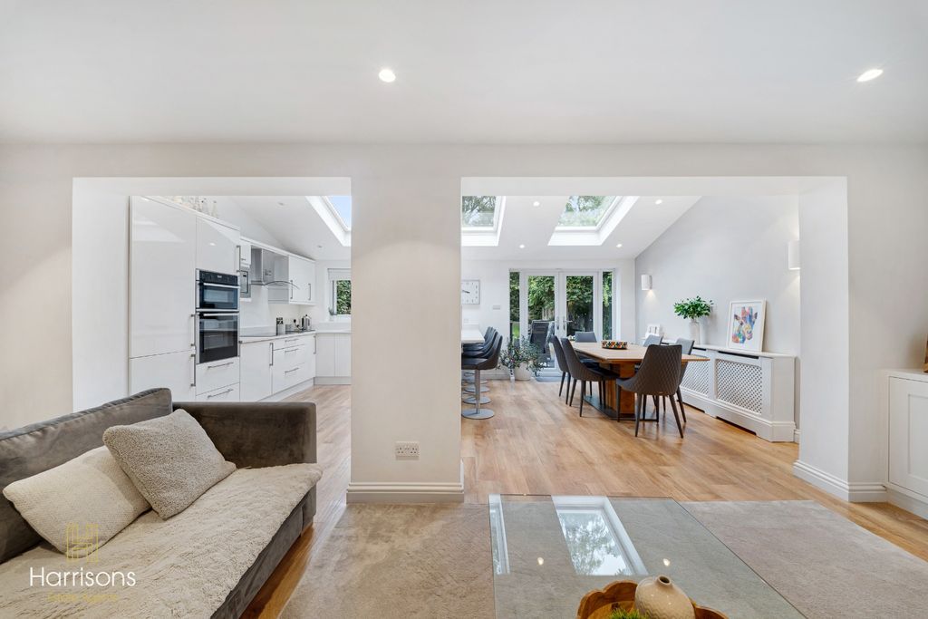 Property photo 3 of 40 5424302