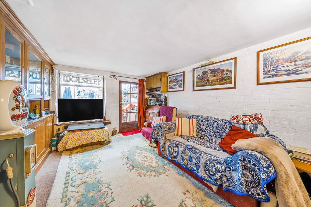 Property photo 3 of 17