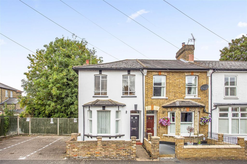 Property photo 1 of 8