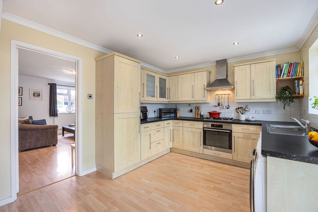 Property photo 1 of 21