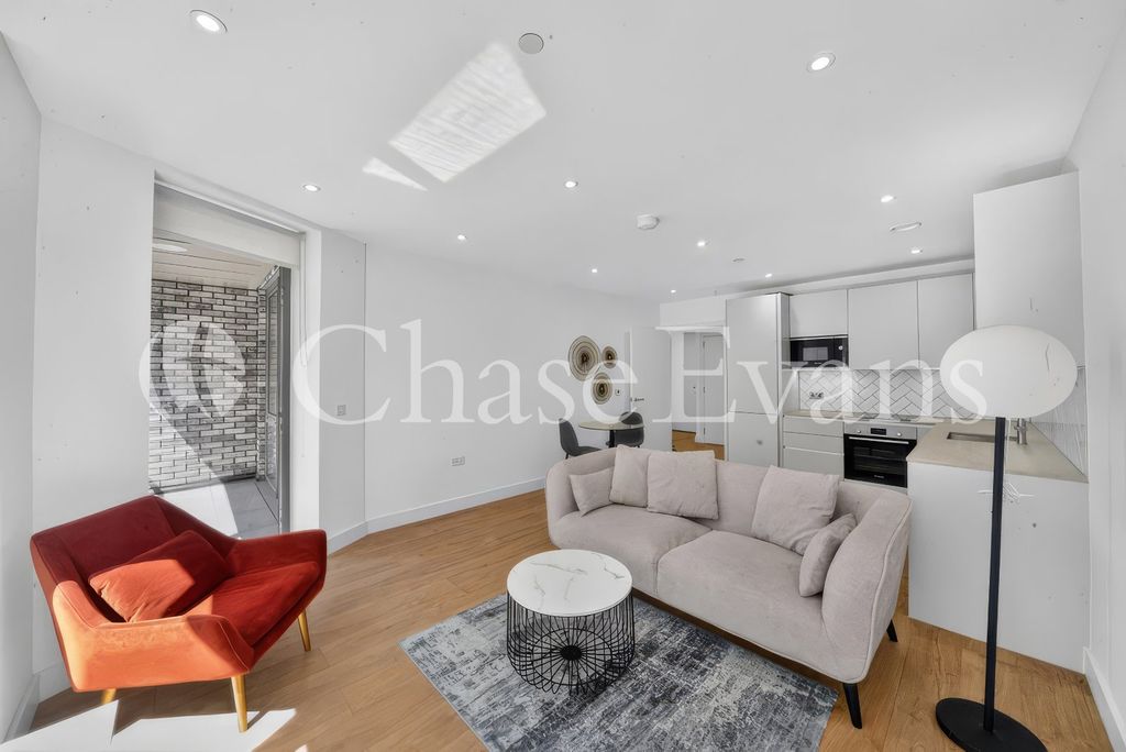 Property photo 1 of 13 Living