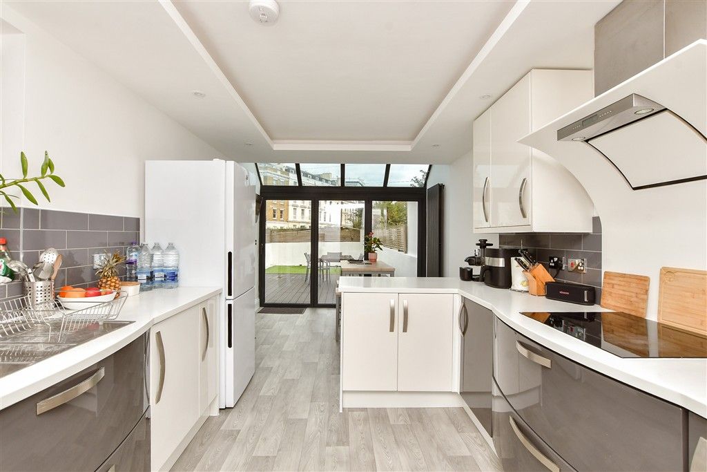 Property photo 1 of 19 Kitchen/Diner