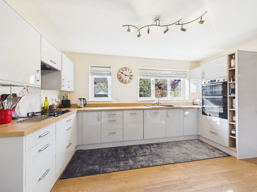 Property photo 2 of 29