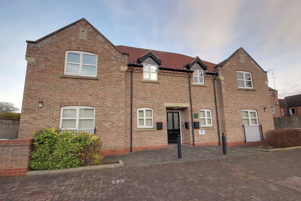 Property photo 1 of 6 External