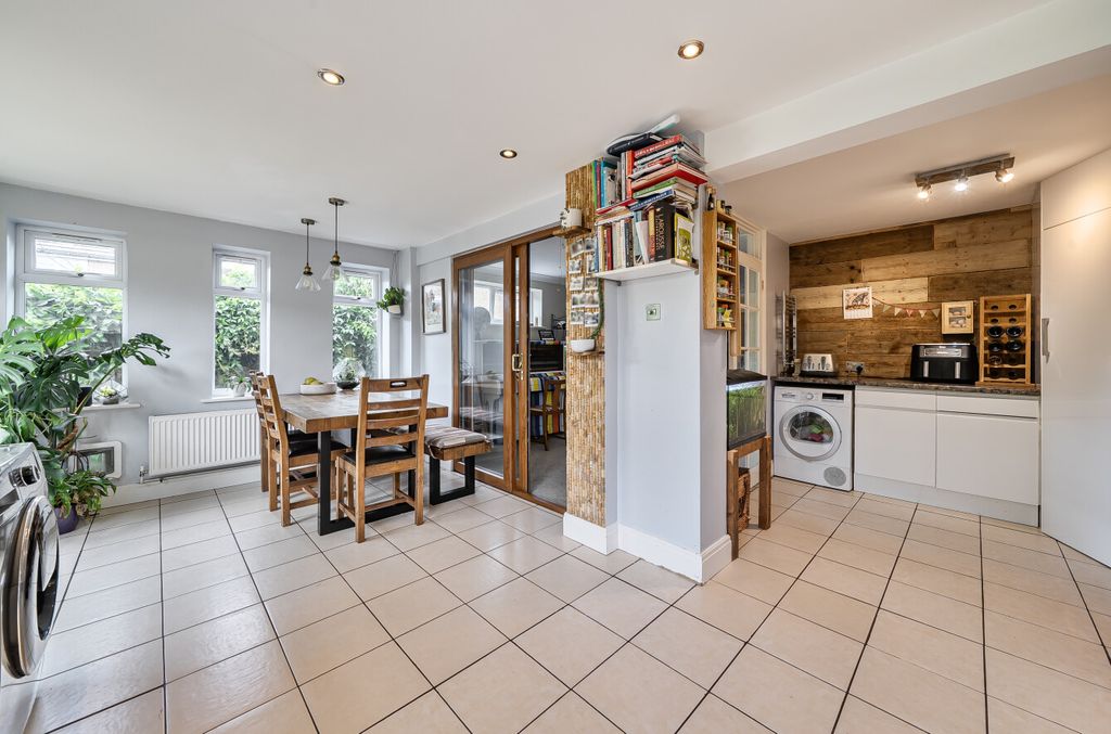 Property photo 2 of 15 147219017