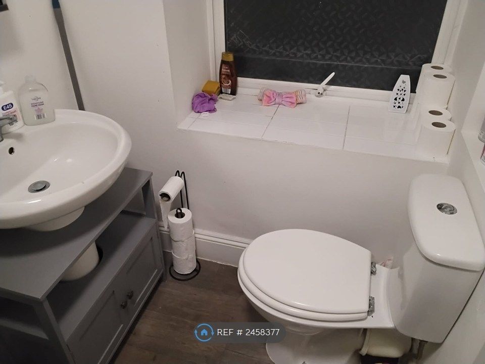 Property photo 3 of 3 Bathroom