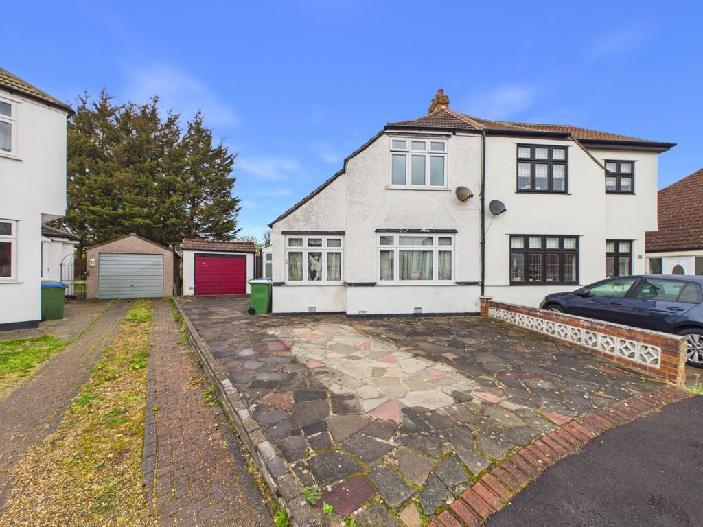 Property photo 2 of 15 4537114