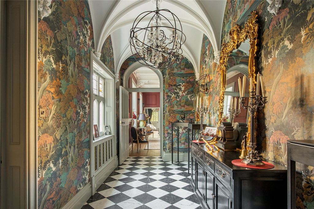 Property photo 3 of 24 Hunsdonbury