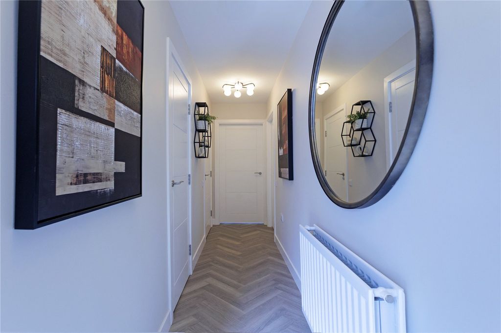 Property photo 3 of 21 Hallway