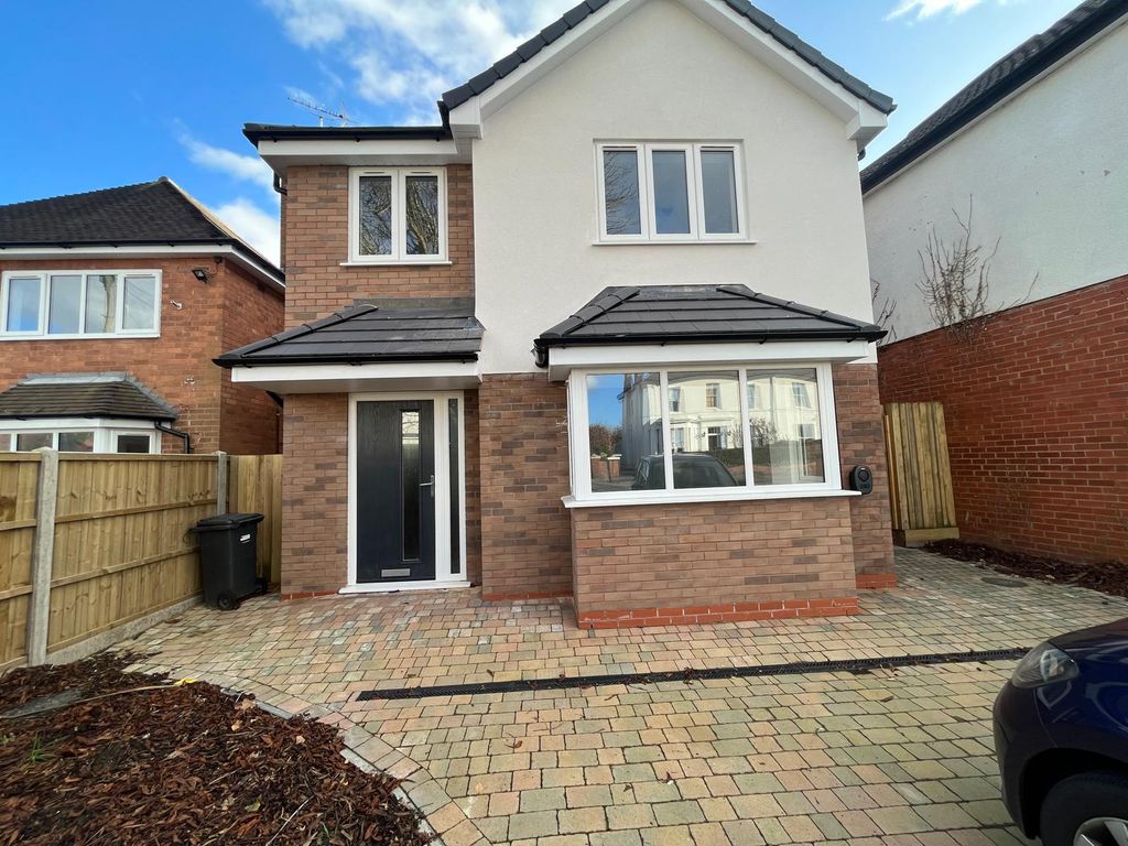 Property photo 2 of 19 Image