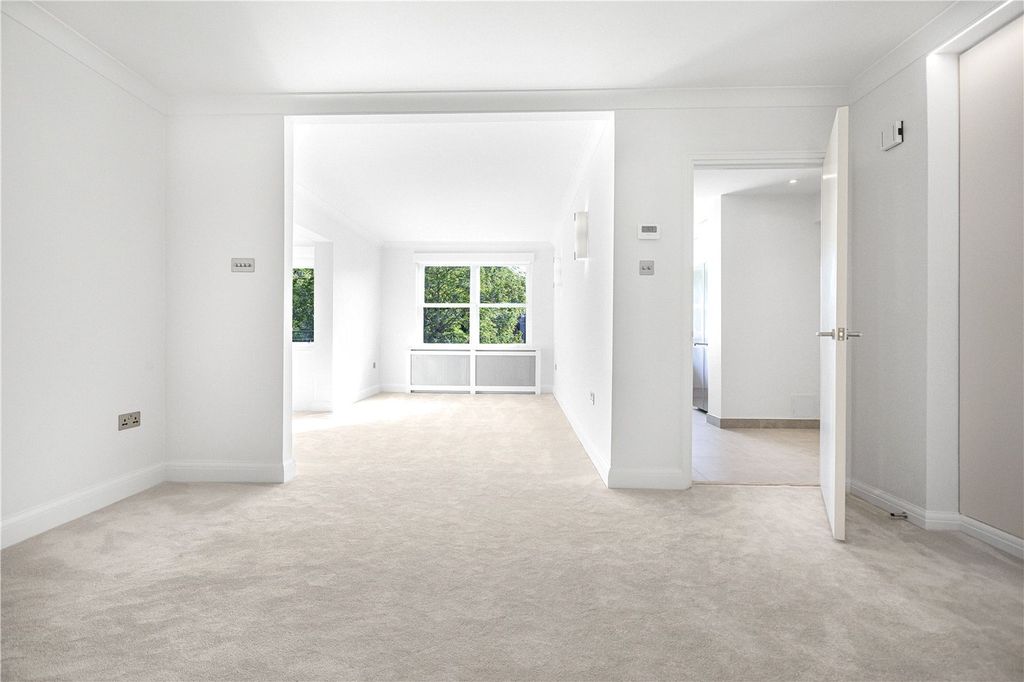 Property photo 2 of 17 Picture No. 33