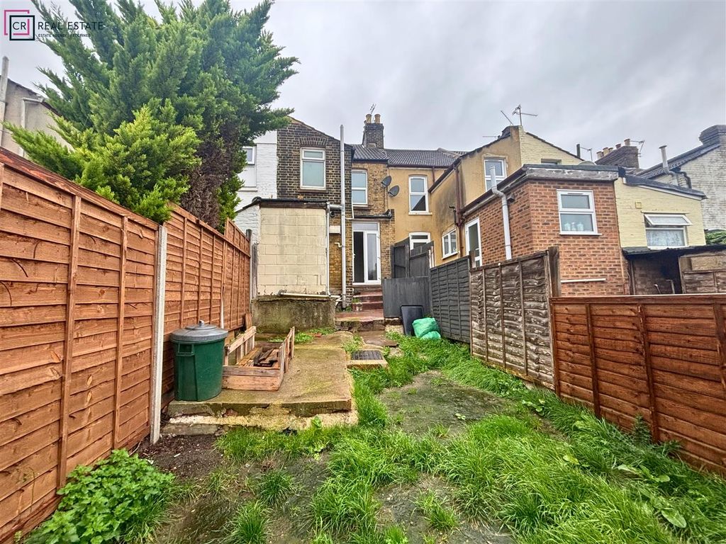 Property photo 3 of 11