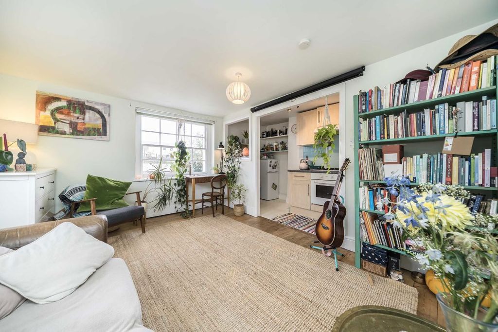 Property photo 2 of 7