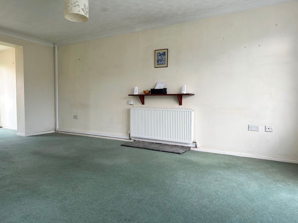 Property photo 3 of 12