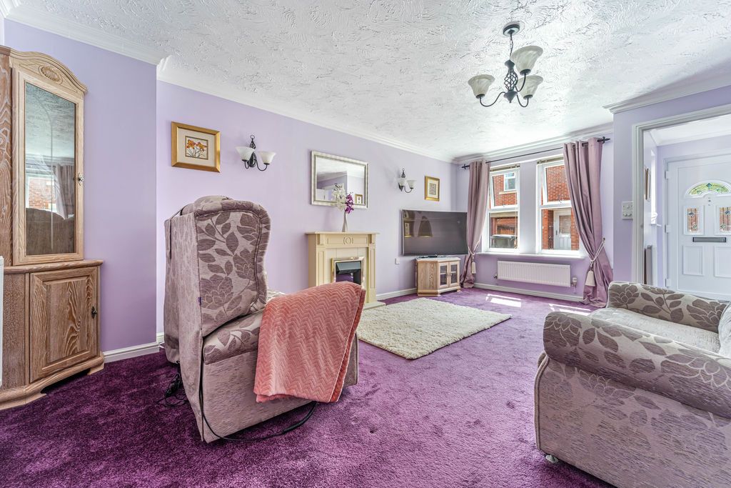 Property photo 3 of 16 Photo 10