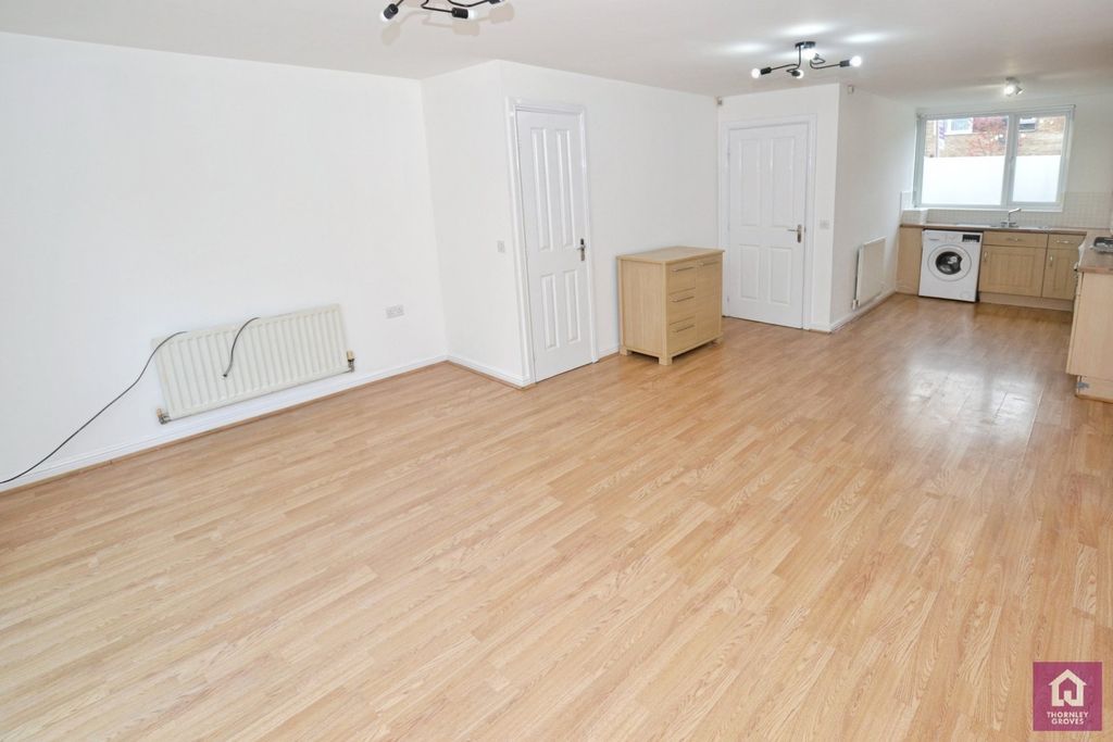 Property photo 3 of 11 Picture No. 42